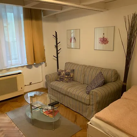 New Astoria Apartment *